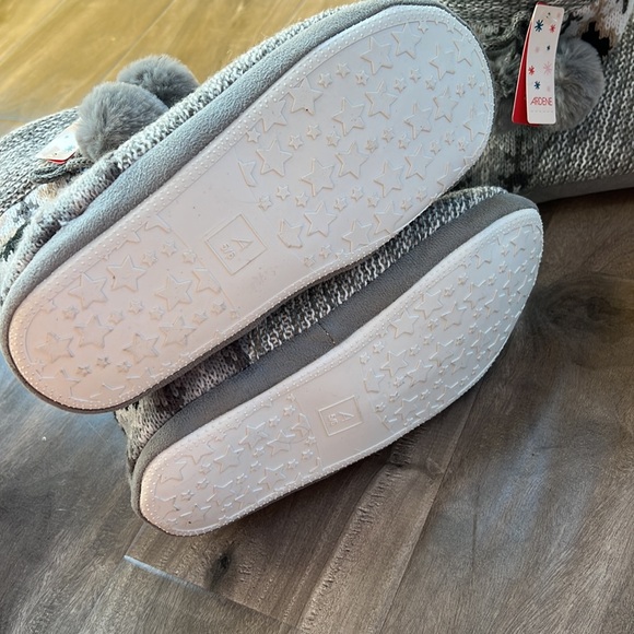 ARDENE knit plush bootie slipper - NEW - size 5/6, 7/8 available - Picture 4 of 4